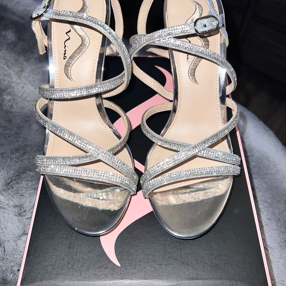 *NIB* Nina Silver Refined Bling Metallic Heels